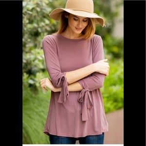 NWOT: Bow tie on cuffs Tunic